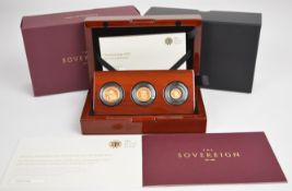 Royal Mint cased limited edition (589/1000) three coin proof 2017 Elizabeth II set comprising one