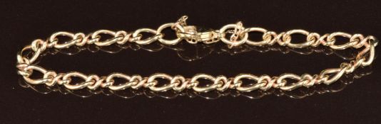 A 9ct gold bracelet made up of knotted and twisted oval links, 9.5g, 18cm