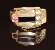 Art Deco 9ct gold ring with onyx and paste, 7.8g, size V
