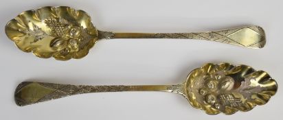Pair of Georgian hallmarked silver gilt berry spoons, London 1826, maker Charles Eley and London