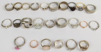 Twenty-four silver rings including cubic zirconia, garnet, labradorite, etc, 118g