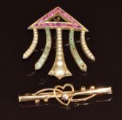 A c1900 gilt brooch set with pearls, emeralds and pink sapphires (4 x 3.4cm) and a 9ct gold