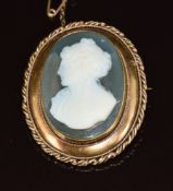 Victorian brooch set with an agate cameo depicting a young woman, 13.2g, 3.8 x 3.1cm