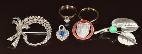 A 9ct gold ring set with a diamond (1.5g, size M), silver heart pendant by Charles Horner (Chester