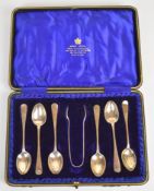 Edward VII set of hallmarked silver teaspoons and sugar nips, Sheffield 1906, maker Joseph Rodgers &