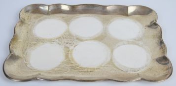 Chilean silver tray or dish with shaped edge, marked plata fina 900, length 22cm, weight 312g