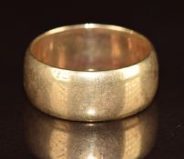 A 9ct gold wedding band / ring, 6.5g, size P