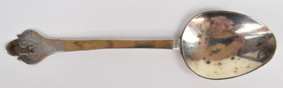 Likely Norwich 17th century English provincial silver rat tail dog nose or trefid spoon, marks
