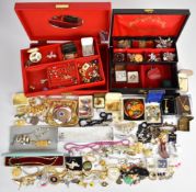 A collection of costume jewellery including vintage brooches, vintage earrings, Hollywood pendant,