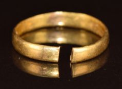 A 22ct gold band/ ring (band cut), 2.2g