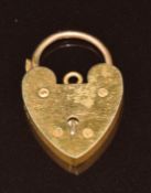 A 9ct gold heart padlock clasp, 3.2g
