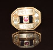 Art Deco 9ct gold ring with onyx and paste, 10.6g, size T