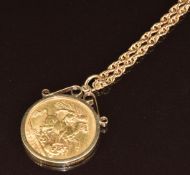 1913 gold full sovereign in 9ct gold mount, on 9ct gold chain, 17.5g, 60cm