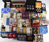 World coin packs, cased coins and similar to include Royal Mint 1977, 1987, 1990 x 2, 1992, 1996