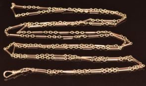 A 9ct rose gold guard chain made up of oval and elongated links, 142cm, 15.6g