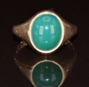 A 9ct gold ring set with green agate cabochon, 4.2g, size R