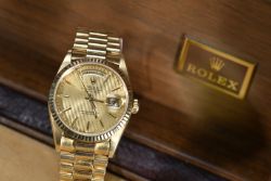 Jewellery, silver, watches, clocks, coins, bijouterie, designer goods & textiles and Asian & tribal art