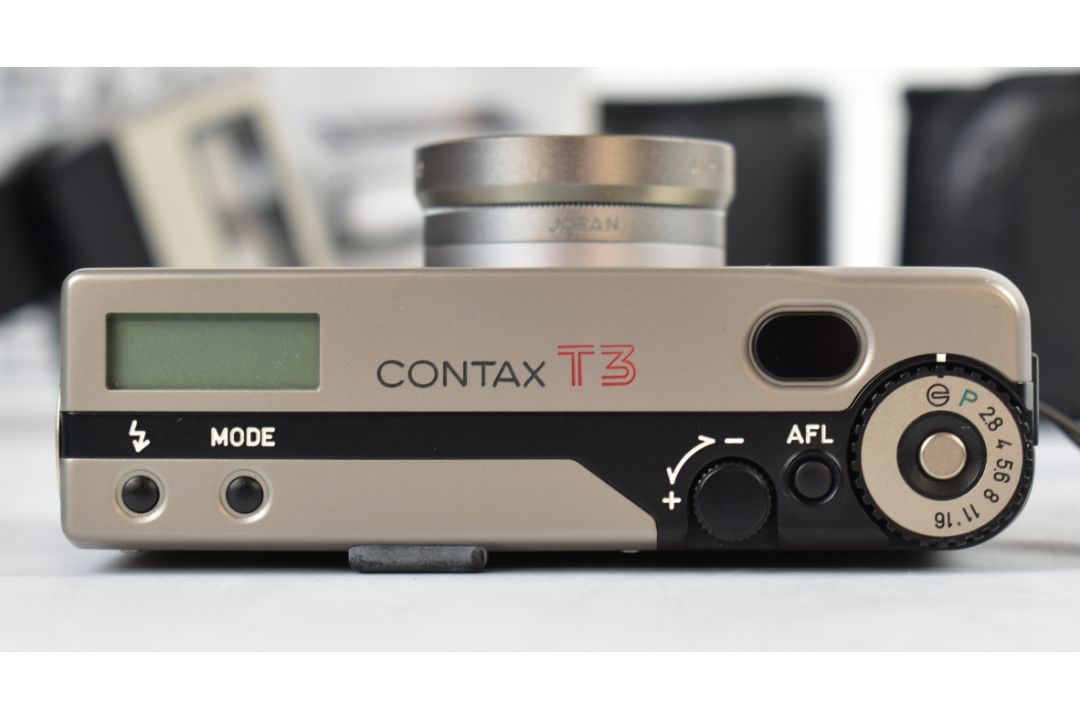 Contax T3 compact titanium 35mm rangefinder camera, serial number 023270, with Zeiss Sonnar 2.8/35T* - Image 5 of 15