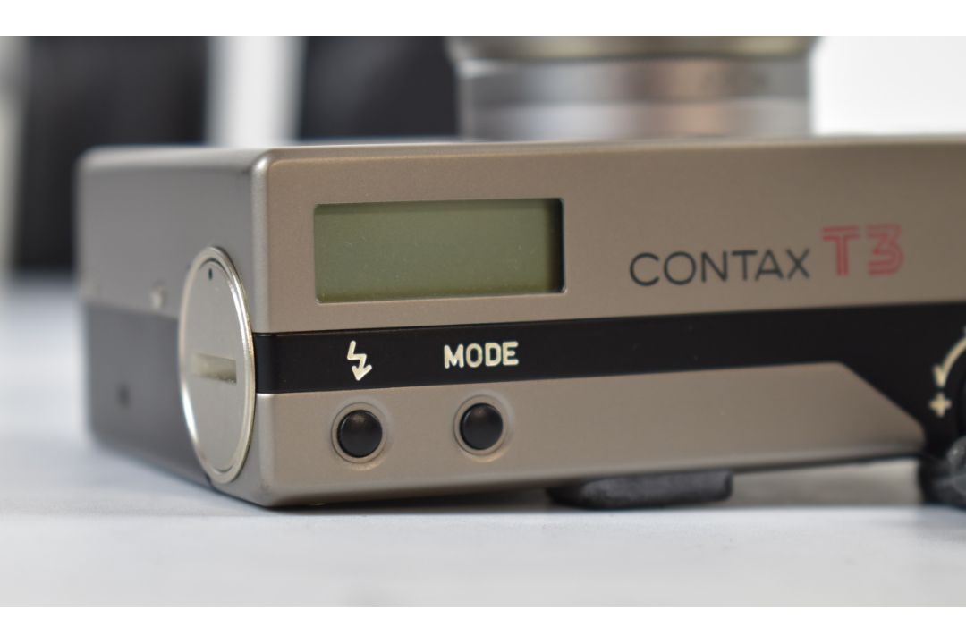 Contax T3 compact titanium 35mm rangefinder camera, serial number 023270, with Zeiss Sonnar 2.8/35T* - Image 10 of 15
