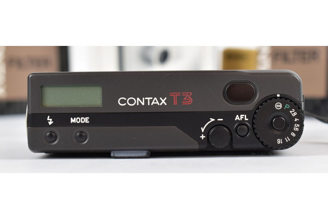 Contax T3 compact titanium 35mm rangefinder camera, serial number 021843, with Zeiss Sonnar 2.8/35T* - Image 5 of 13