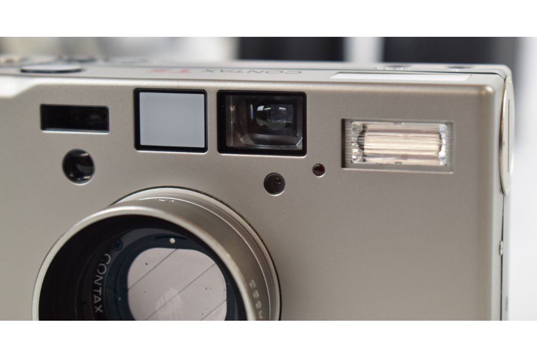 Contax T3 compact titanium 35mm rangefinder camera, serial number 023270, with Zeiss Sonnar 2.8/35T* - Image 8 of 15