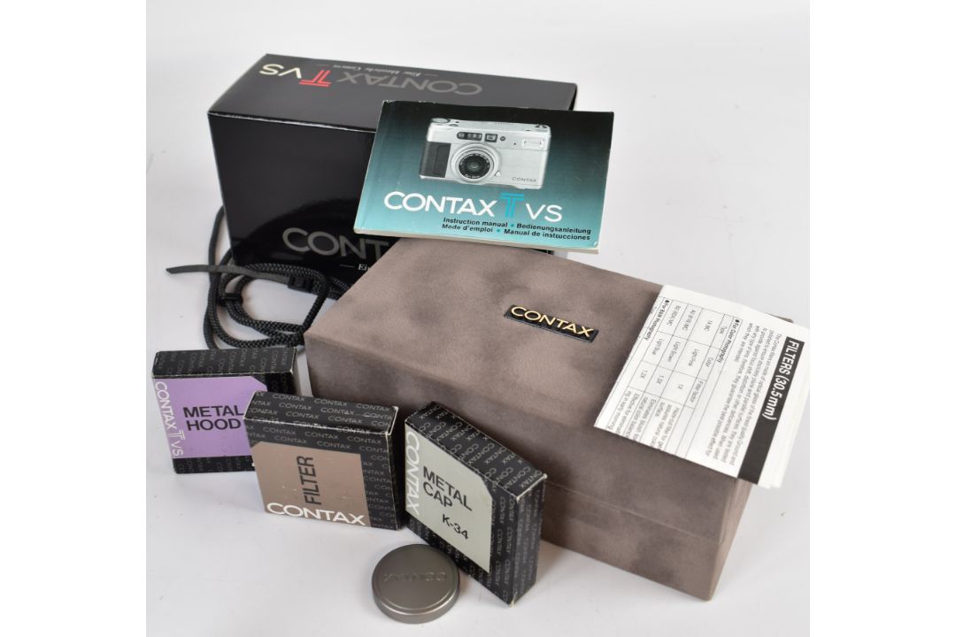 Contax TVS compact titanium 35mm rangefinder camera, serial number 031217, with Zeiss Vario Sonnar - Image 11 of 11