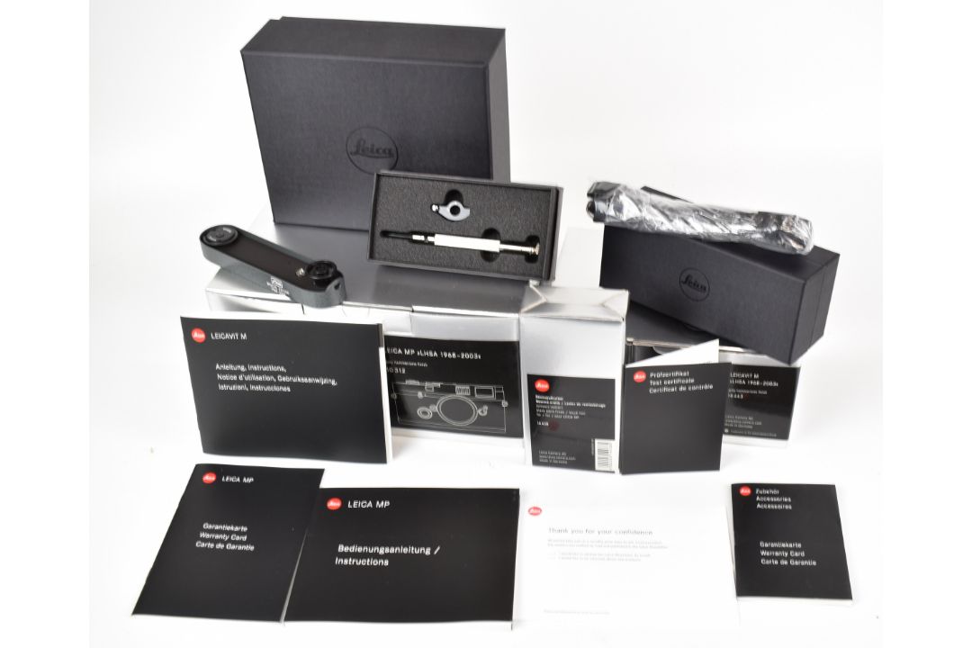 Leica MP LHSA 1968-2003 35mm rangefinder camera body with grey hammertone body, serial number MP- - Image 20 of 20