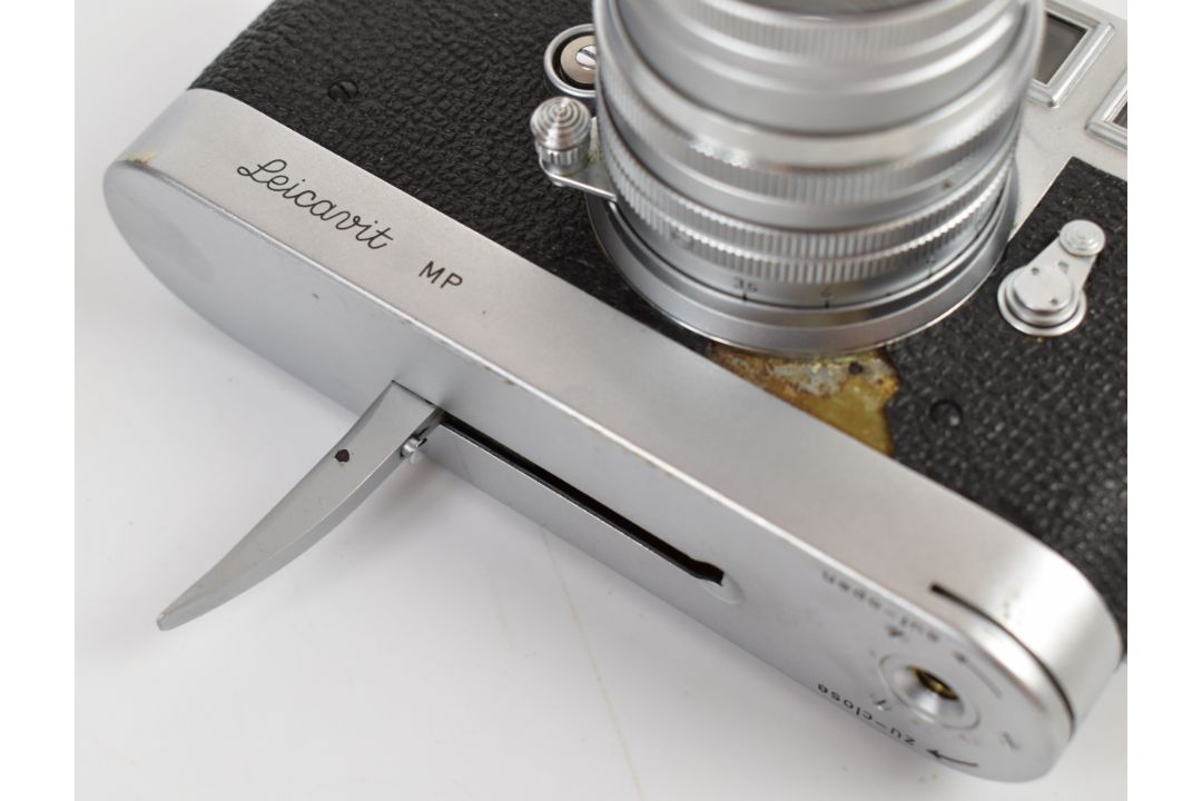 Leica MP 35mm rangefinder camera with chrome body, serial number 394, circa 1957, with Leicavit - Image 8 of 24