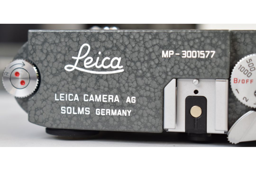 Leica MP LHSA 1968-2003 35mm rangefinder camera body with grey hammertone body, serial number MP- - Image 8 of 20