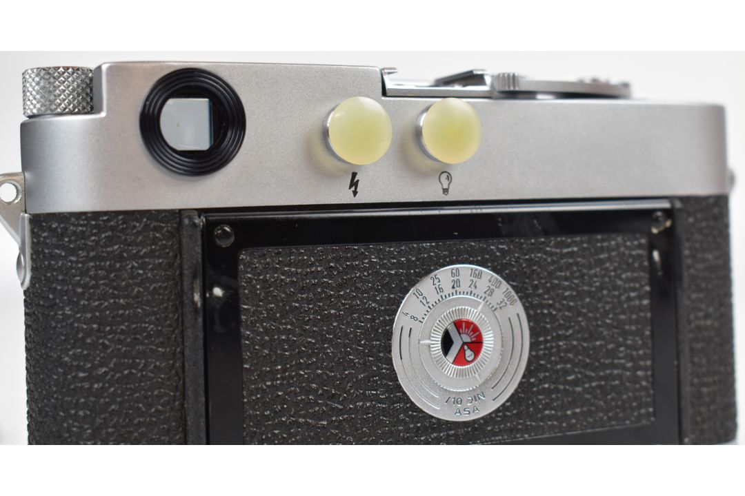 Leica MP 35mm rangefinder camera with chrome body, serial number 394, circa 1957, with Leicavit - Image 14 of 24