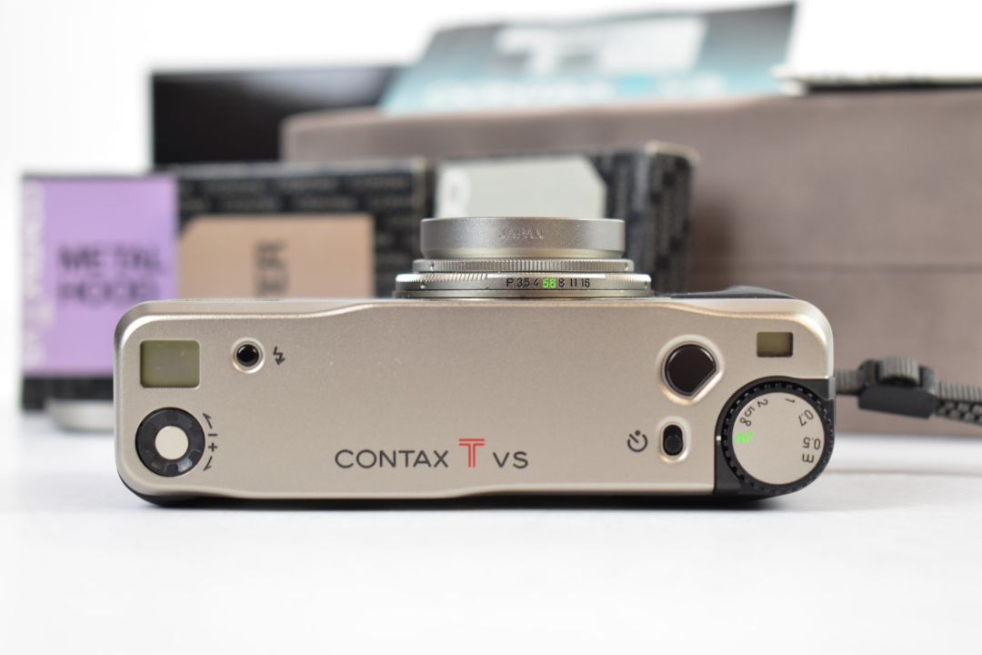 Contax TVS compact titanium 35mm rangefinder camera, serial number 031217, with Zeiss Vario Sonnar - Image 5 of 11