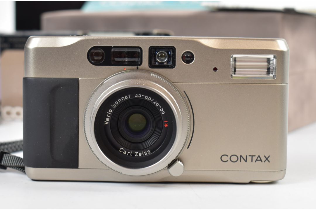 Contax TVS compact titanium 35mm rangefinder camera, serial number 031217, with Zeiss Vario Sonnar - Image 2 of 11