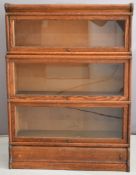 Globe Wernicke style oak bookcase, W87 x D35 x H117cm