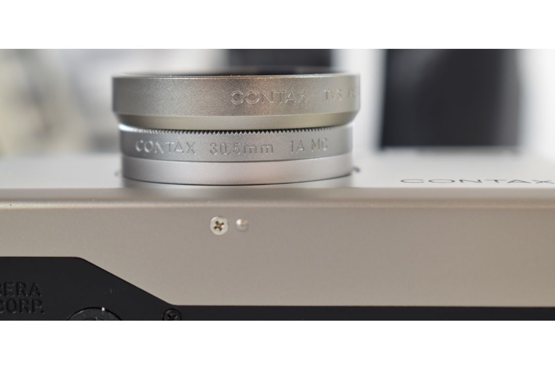 Contax T3 compact titanium 35mm rangefinder camera, serial number 023270, with Zeiss Sonnar 2.8/35T* - Image 7 of 15