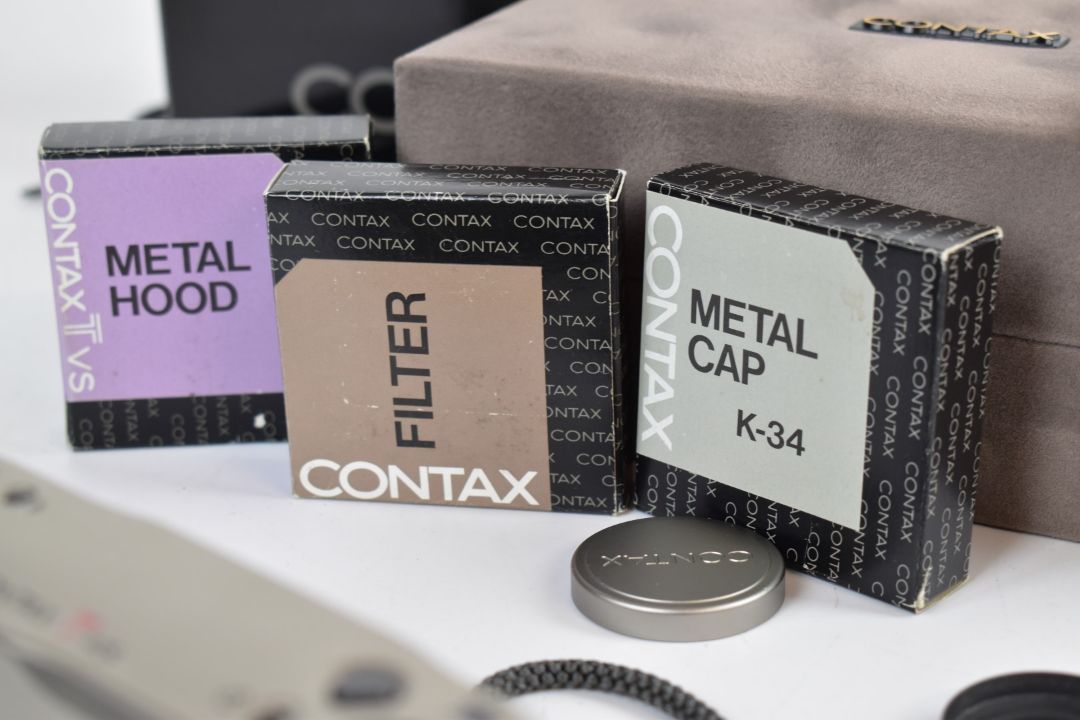 Contax TVS compact titanium 35mm rangefinder camera, serial number 031217, with Zeiss Vario Sonnar - Image 10 of 11