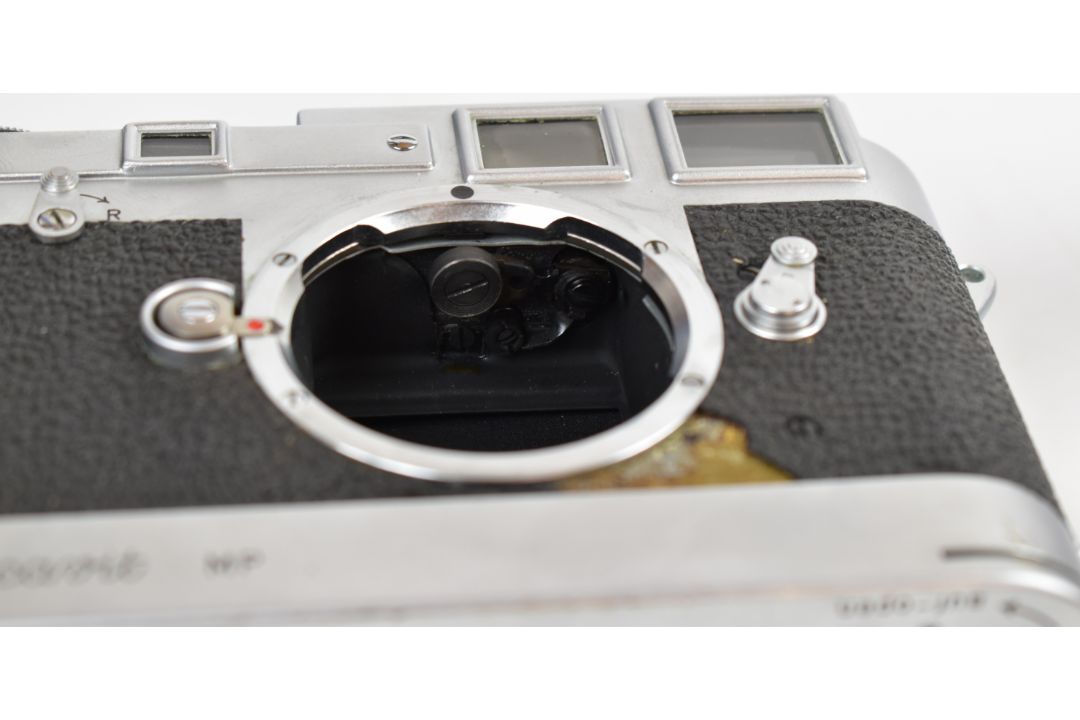 Leica MP 35mm rangefinder camera with chrome body, serial number 394, circa 1957, with Leicavit - Image 20 of 24
