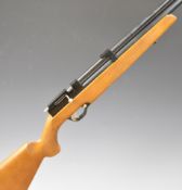 SMK PR900W .22 bolt-action PCP air rifle with chequered semi-pistol grip, raised cheek piece and