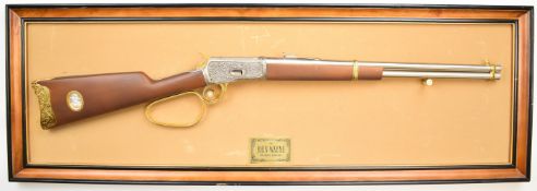 Franklin Mint The John Wayne 1892 Model .44-40 rifle with ornate decoration to the locks, gold