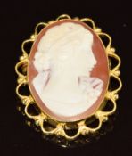 A 9ct gold ring set with a cameo, 5g, 3 x 2.3cm