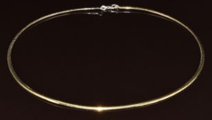 An 18ct gold reversible necklace with white gold to one side and yellow gold to the other, 17.3g,