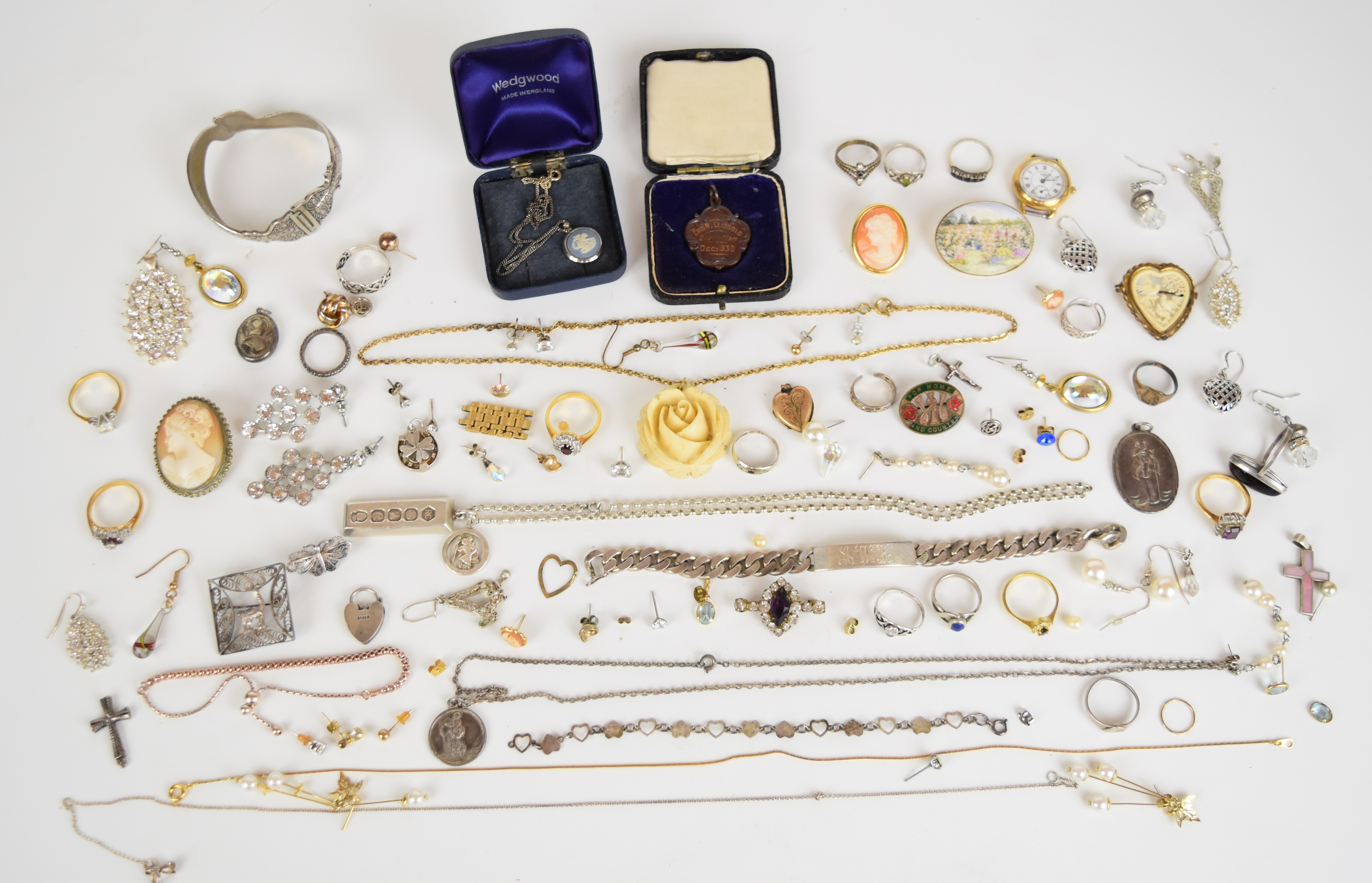 A collection of costume jewellery including thirteen silver rings, Wedgwood necklace, silver