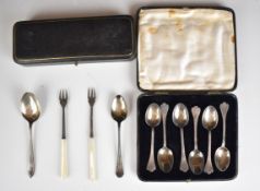 Cased set of six dog nose hallmarked silver teaspoons, cased hallmarked silver teaspoon, further