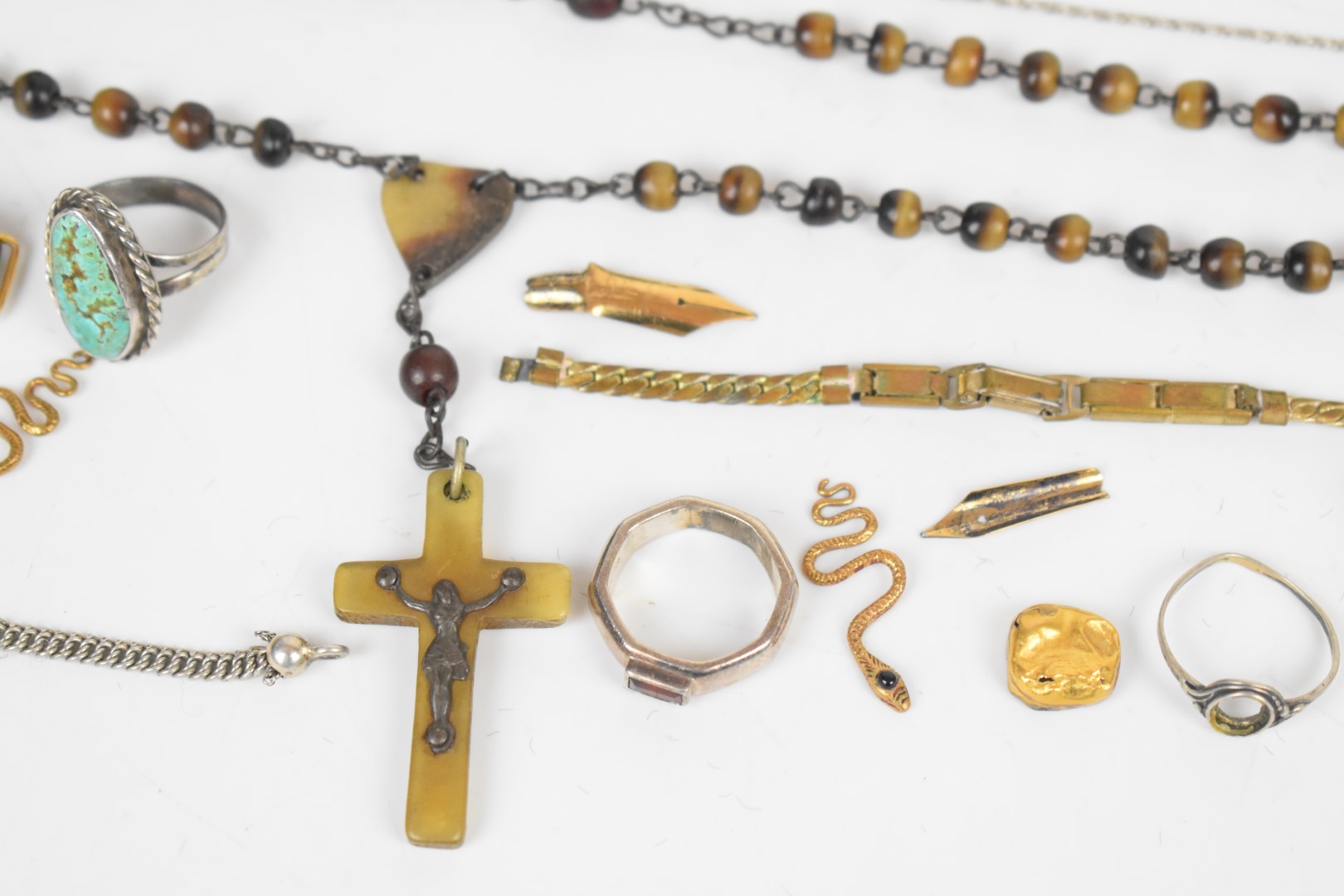 A collection of jewellery including silver ring set with turquoise, silver bracelet, silver - Image 10 of 10