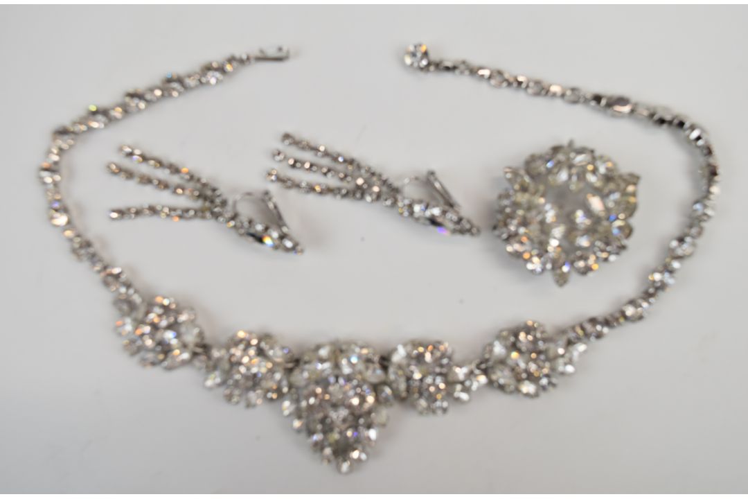 A necklace and brooch set with paste by Sherman with similar paste earrings, in Eaton's of Canada - Image 2 of 2