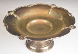 Goldsmiths & Silversmiths Co Ltd George V hallmarked silver tazza, with shaped decorative edge,