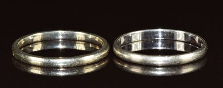 Two 9ct gold wedding bands / rings, 3.2g, size P