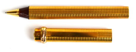 Must de Cartier Stylo Bille ballpoint pen with engraved gold plated body and cap and tri-colour
