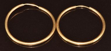 A pair of 18ct gold hoop earrings, 5.1g, 3.2cm