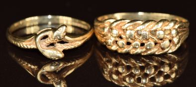 Two 9ct gold rings, one in the form of serpents and the other a keeper ring, 3.5g, size M/N