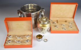 Two sets of Saint Hilaire novelty place card holders comprising frogs and snails, Chinese silver
